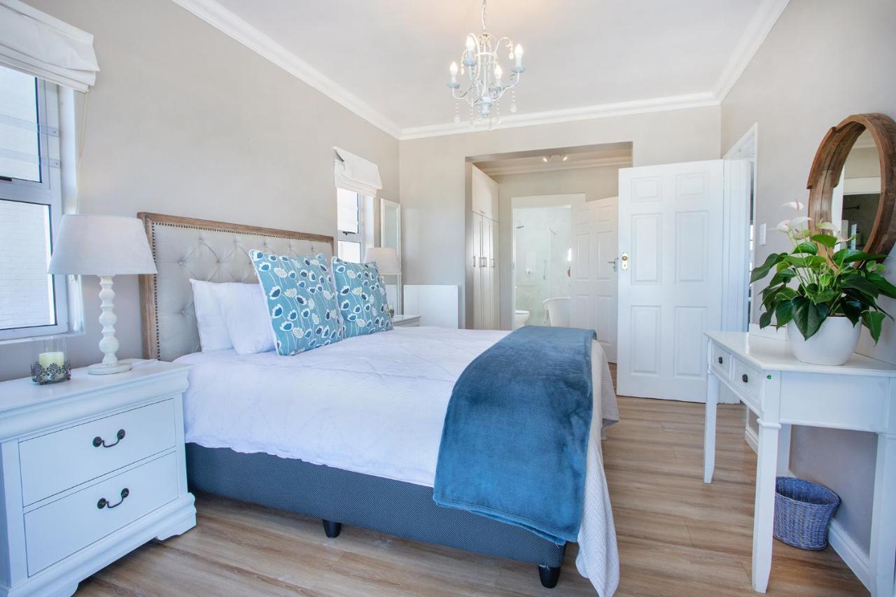 Seapearl Oceanfront Villa And Cottage Hermanus Esterno foto